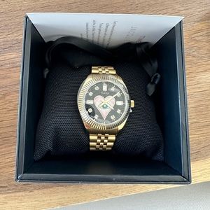 JACQUIE AICHE | WATCH